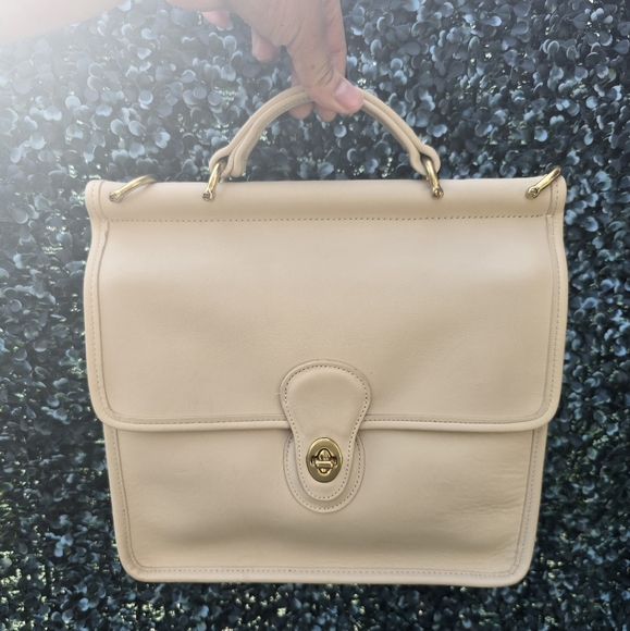 Vintage Coach Cream Leather Women's Bag - Picture 2 of 16